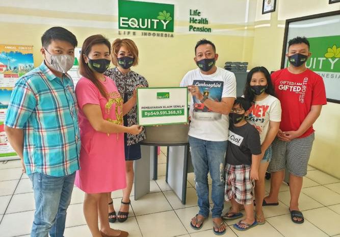  Equity Life Indonesia Bayarkan Klaim Rp549.591.368 kepada Ahli Waris Nasabah