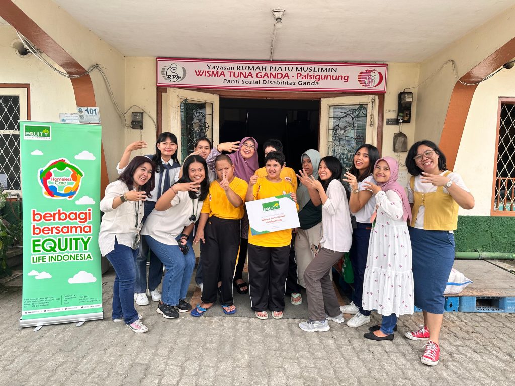 Equity Life Indonesia Berbagi Kasih dan Semangat Kepada Anak-anak di Wisma Tuna Ganda Palsigunung